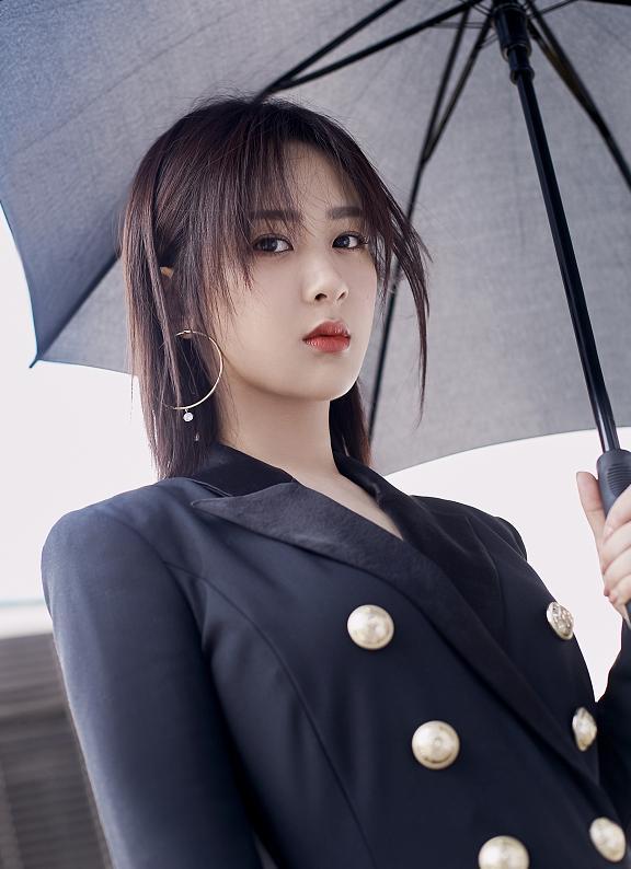 ���ϴ���ɫ�����չʾ��������������һ����